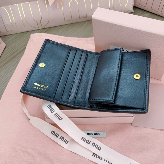 MIU MIU 5MV204: Pocket Wallet